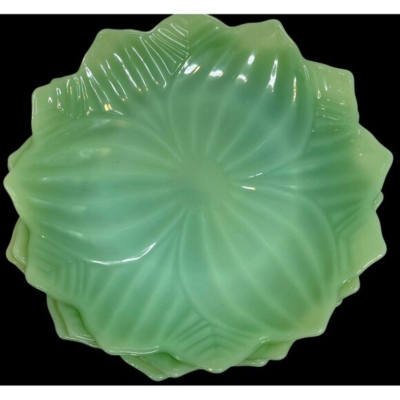 Set Of 3 Vintage Green Glass Leaf-Shaped Plates Decorative Tableware 8-Inch Diam - Picture 4 of 9